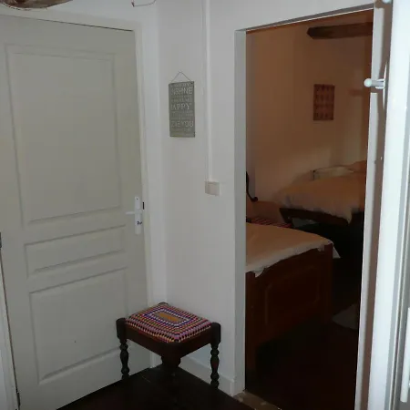 Alojamento de Acomodação e Pequeno-almoço Maison Blanc *