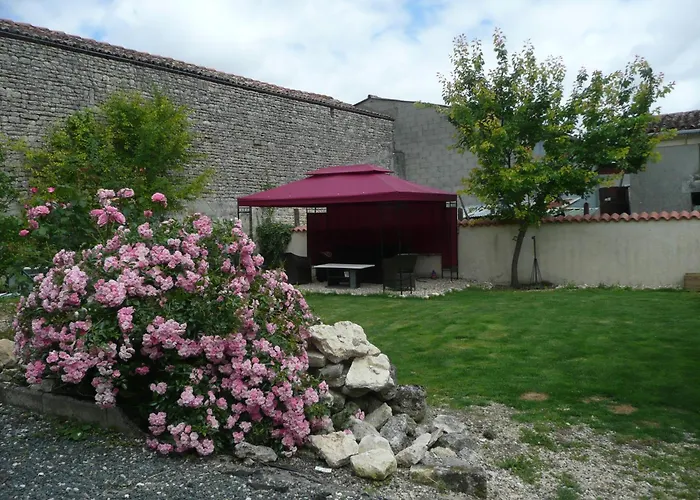 Maison Blanc Bed & Breakfast