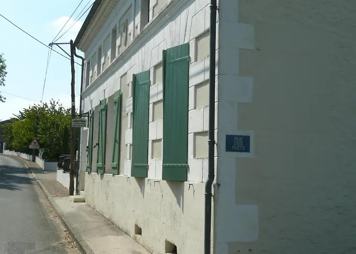 Maison Blanc Bed & Breakfast