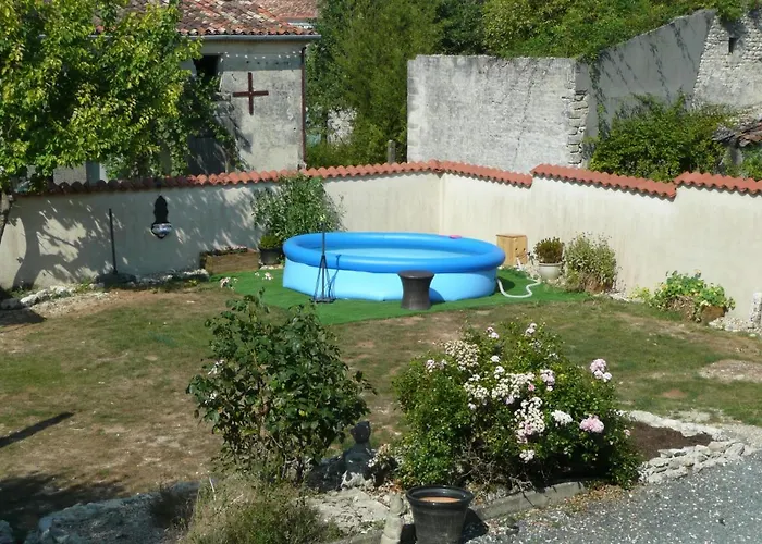 Maison Blanc * Gibourne